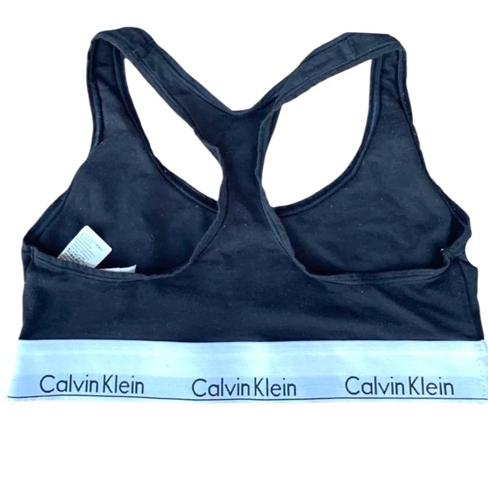 Calvin Klein size M Black Modern Cut unlined Cotton blend racerback Sports Bra